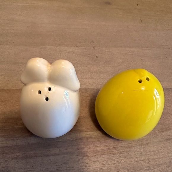 Easter Bunny and Chick Ceramic Salt and Pepper Set - Picture 3 of 6